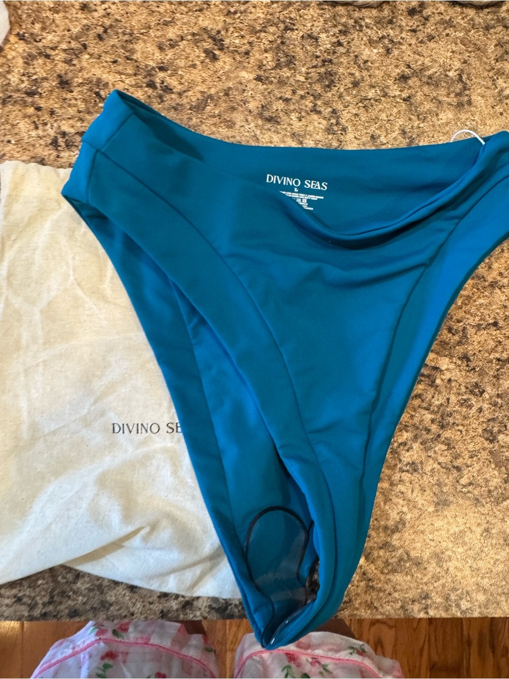Divino Seas Valentina / Deep Blue - Bottom